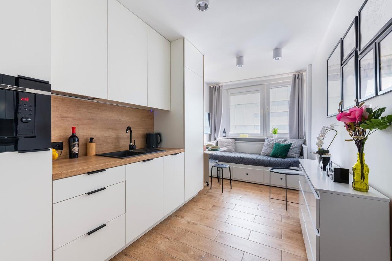 Apartment Sliska 3 - - 100m Od Zlotych Tarasow Oraz 200m Od Dworca Centralnego, Piekny Widok Na Panorame Warszawy - Wifi - Smart Tv 55 Cali - Better Warschau